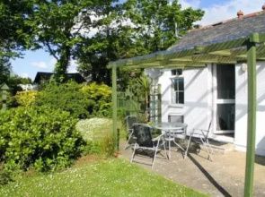 Vellan Cottage