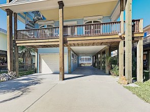 New Listing! Updated W/ Rooftop Deck 3 Bedroom Home