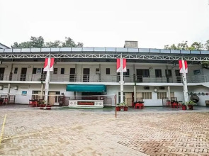 FabHotel The Dayal