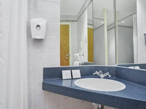 Holiday Inn Express London Victoria by IHG