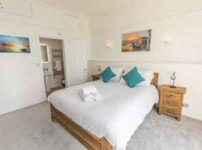 Pier View Apartment at Beach House