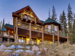 Paradise Meadow Lodge