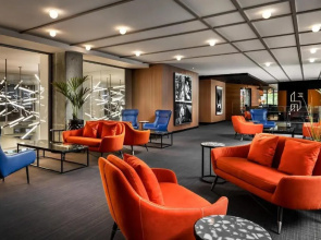 Humaniti Hotel Montreal, Autograph Collection
