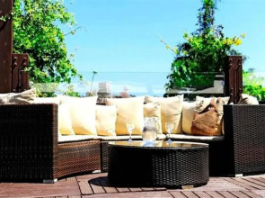 Joker Side Hill Suite Hotel