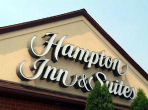Hampton Inn & Suites Cleveland-Airport/Middleburg Heights