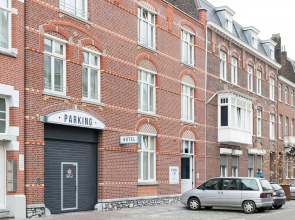 Townhouse Apartments