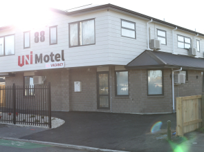 Uni Motel