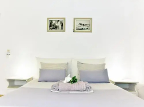 Thomas House Katapola Chora