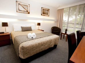 Connells Motel & Serviced Apartments