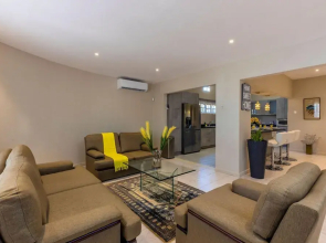 Sleeps 16 Palm Beach - 6BR Villa w Private Pool