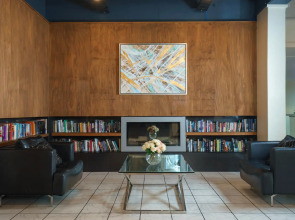 Kiwi International Hotel