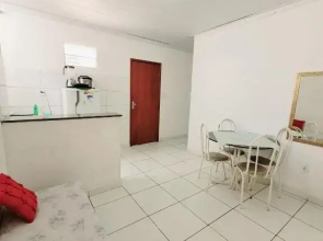 Apt Inteiro A, 02 Qts, 05 Pessoas, 15 min Praia