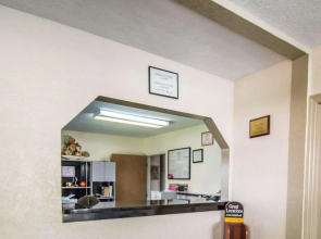 Fort Lauderdale Gardens Inn & Suites