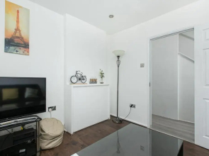 1Leta Apartment - Hatfield