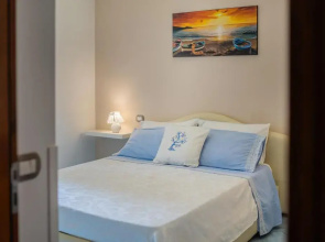 Aquamarine Apartment