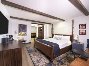 El Cortez Hotel and Casino - 21 and Over