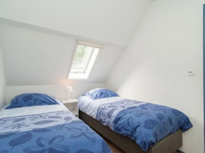 Inviting Farmhouse in 't Zand near Marine Museum