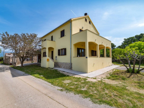 Mari - with view - A1(4)