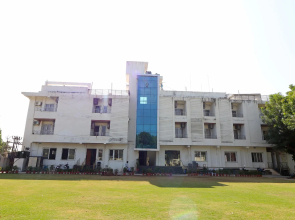 OYO 24123 Maha Nandini Resort