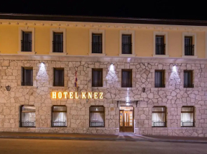 Hotel Knez