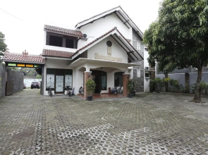 RedDoorz @ Kayen Jakal