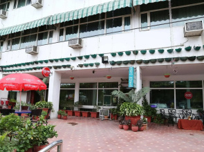 OYO 821 Sarao Hotel