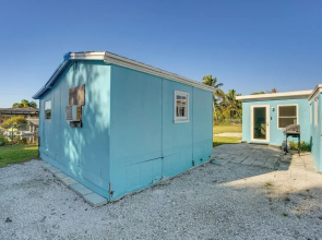 Family-friendly Englewood Rental w/ Canal Views!