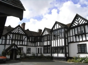 Caer Beris Manor