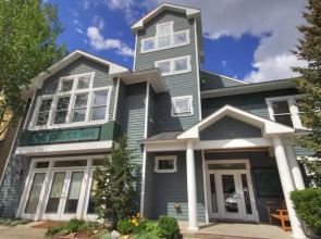 Porcupine Peak 2 Br condo by RedAwning