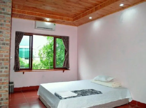 Ho Nui Dinh Hotel