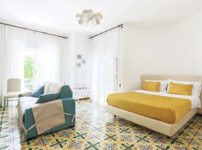 Modern Apartment with Terrace, Swimming Pool&Tennis