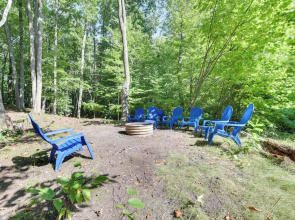 10 Mi to Nubs Nob: Modern Retreat w/ Fire Pit
