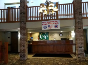 Madelia Hotel & Suites