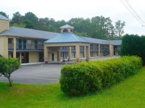 Super 8 by Wyndham Elberton