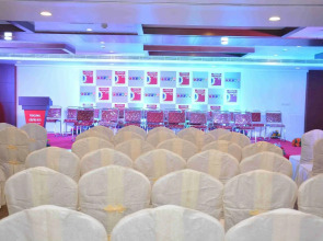 Triguna Clarks Inn
