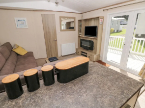 116 Woodpecker Lodge