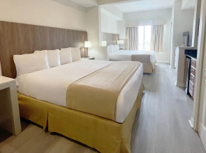 The Point Hotel & Suites