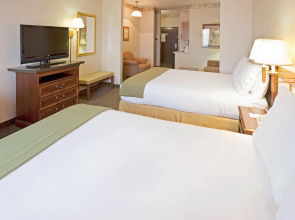 Holiday Inn Express & Suites Eagle Pass by IHG