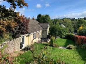 Impeccable 3-bed Bungalow Near Launceston