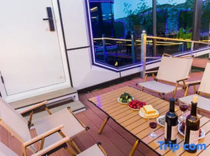 Dunhuang Desert Dream Ark Capsule Homestay