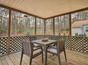 Pool Access + Fire Pit: Ocean Pines Retreat!