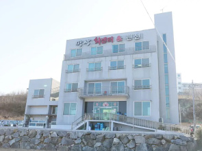 Mangsang Beach Pension