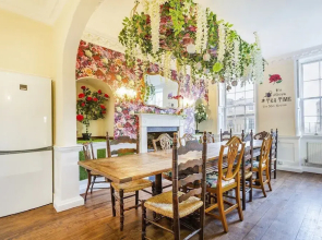 Stunning Grade II listed 6 bedroom Georgian townhouse