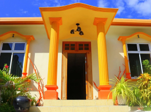 Ras Beach Inn