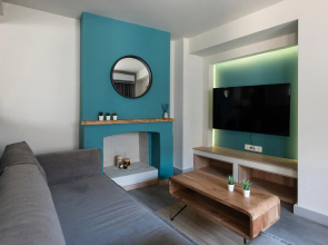 GroundFloor Apt w/Smallyard in the Heart of City