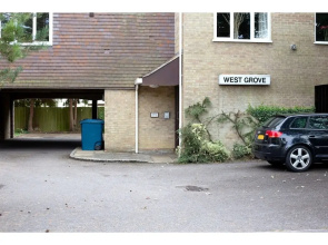 Sunny Summertown Apartment for 3 With Parking