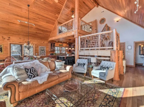 Panoramic Mtn Views: Luxe Cataloochee Cabin!