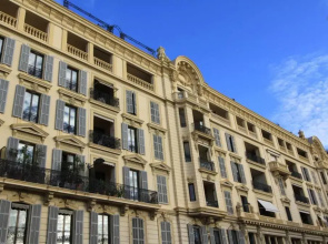 GRAND HÔTEL City Center at 2 minutes walk from the beach