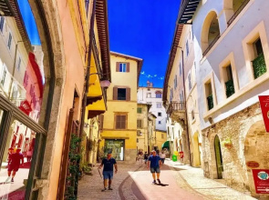 Spoleto Contessa Grandecentral Spoletosleeps 6