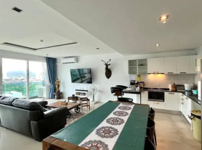 Emerald 702 - Triplex Penthouse With Stunning View